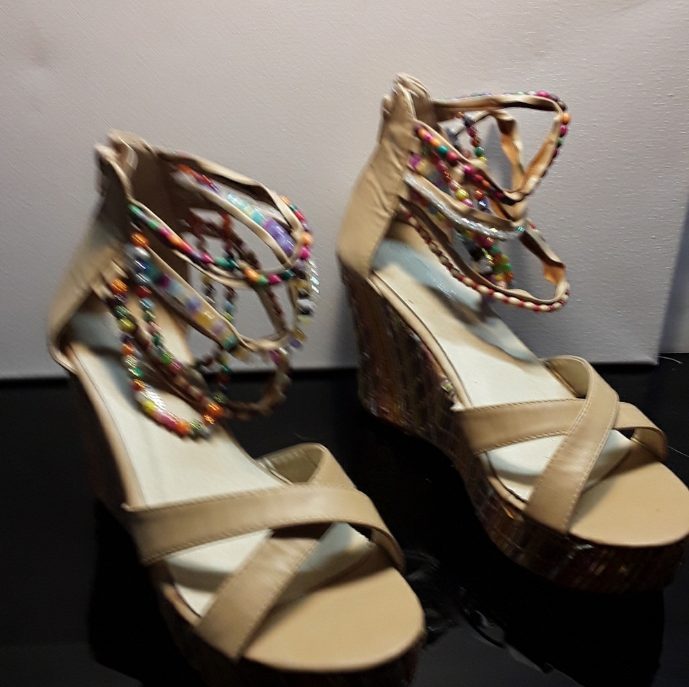 Tan wedge strappy sandels